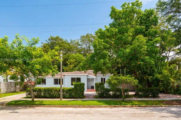 $2,850,000 | 2215 Tequesta Lane, Miami, FL 33133