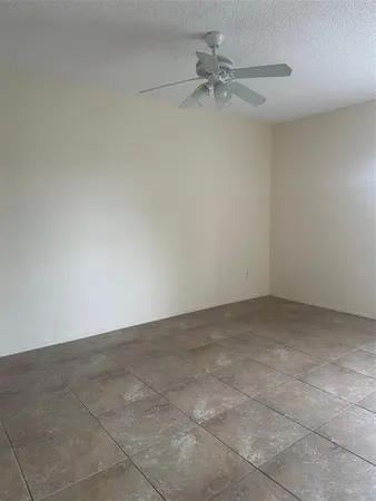 $1,950 | Undisclosed Address, Orlando, FL 32811
