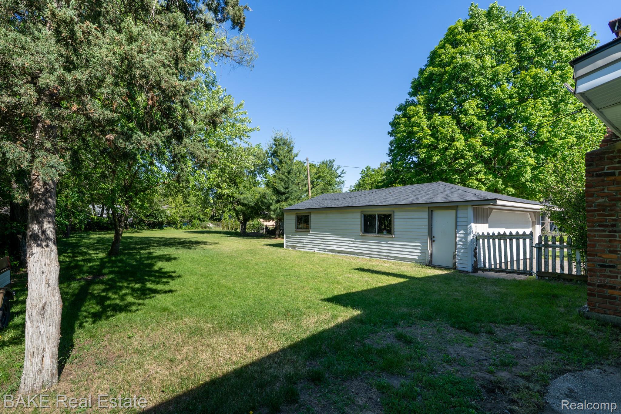 10195 Stark Road Livonia, MI 48150 - Photo 6 of 43 0.45 Acres in Livonia