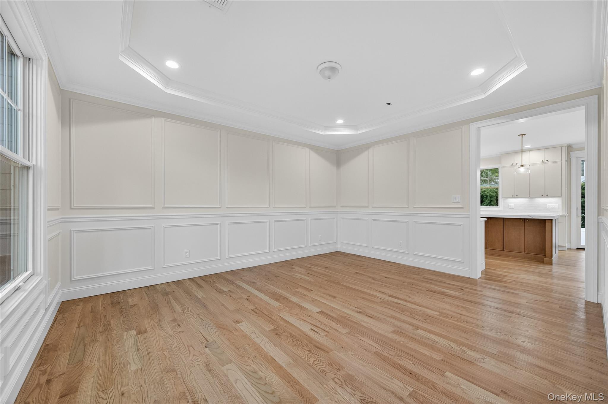 229 Brixton Road Garden City, NY 11530 - Photo 7 of 40