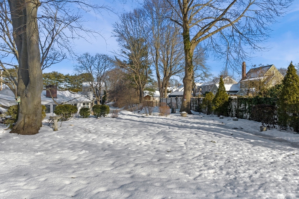 11 Everett Paine Boulevard Marblehead, MA 01945 - Photo 7 of 26 Gallery Image 7