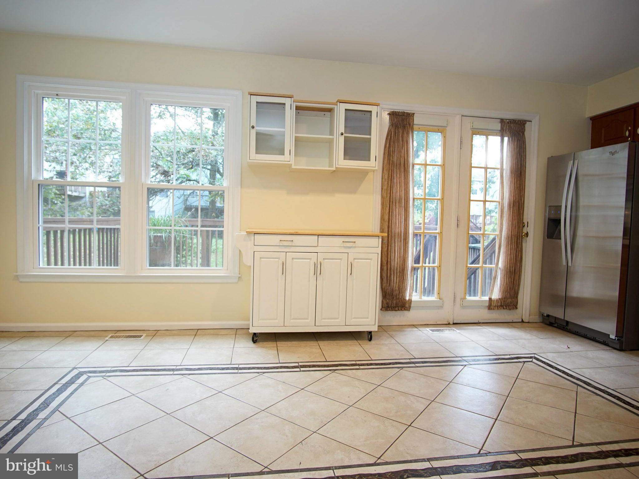 4715 Columbia Road Ellicott City, MD 21042 - Photo 10 of 28 Kitchen