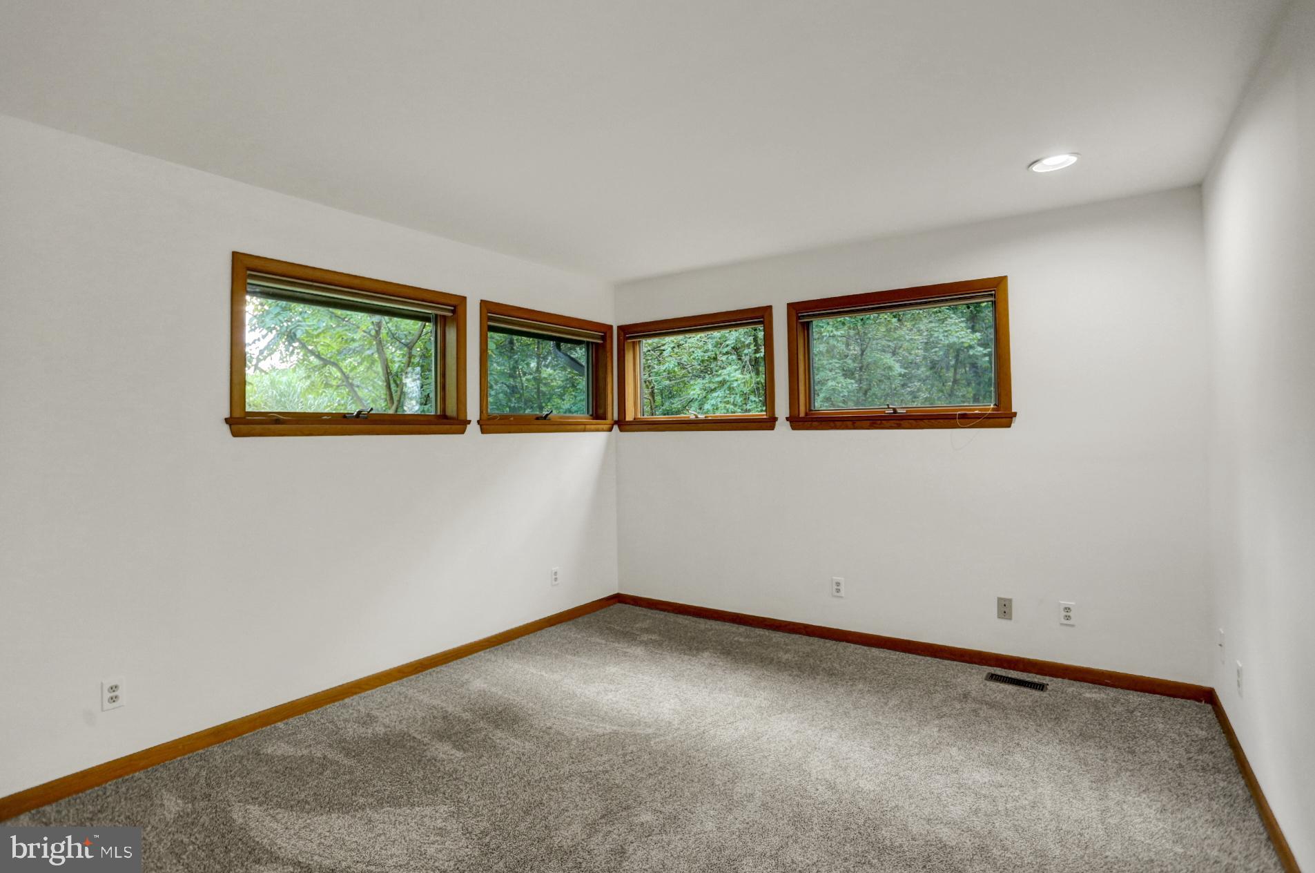 8 Tully Lane Reading, PA 19601 - Photo 20 of 37