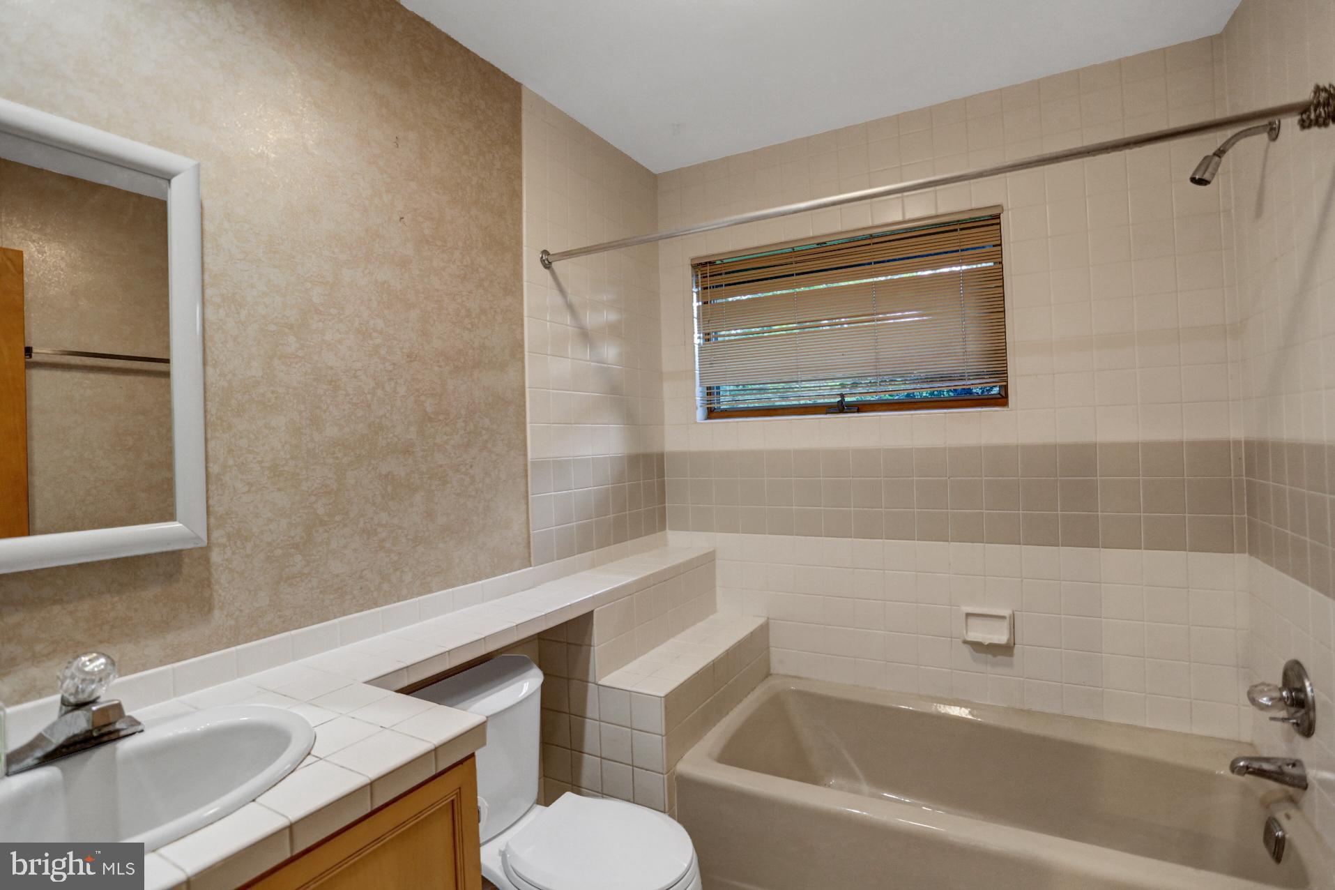 8 Tully Lane Reading, PA 19601 - Photo 22 of 37