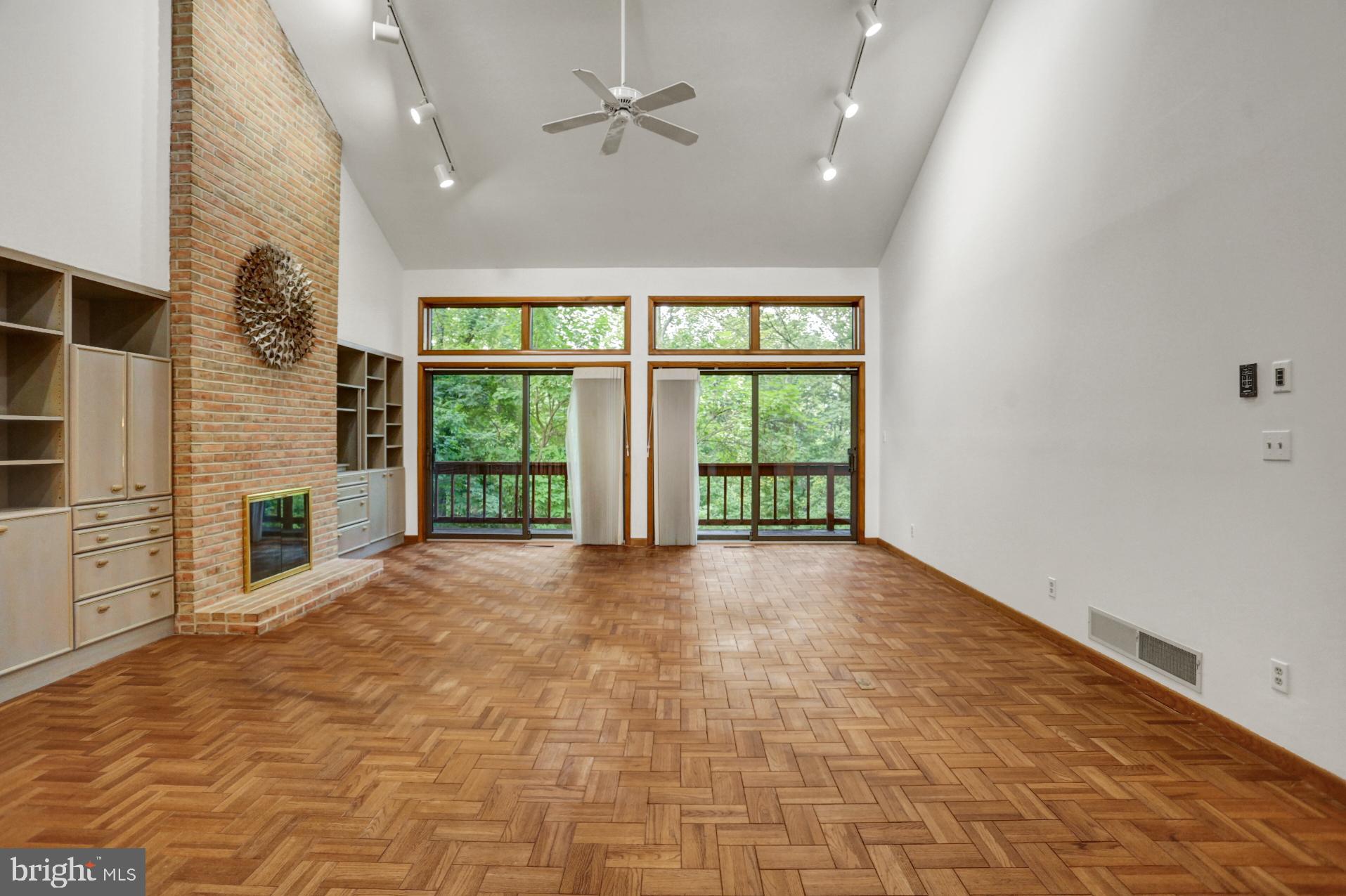 8 Tully Lane Reading, PA 19601 - Photo 4 of 37