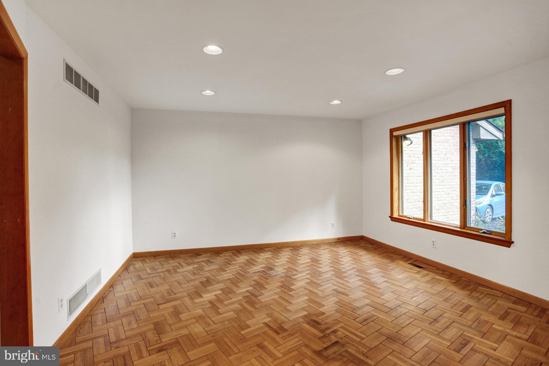 8 Tully Lane Reading, PA 19601 - Photo 7 of 37