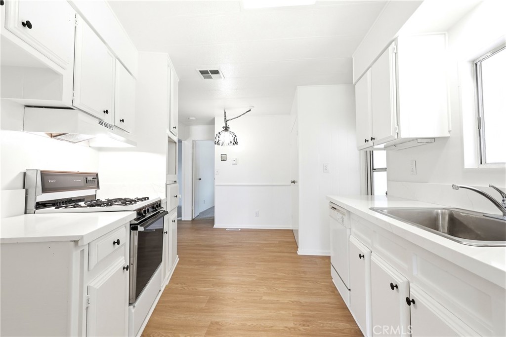 9391 California Avenue, Unit 81 Riverside, CA 92503 - Photo 9 of 39 Gallery Image 9