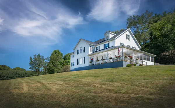$975,000 | 21311 Coshocton Avenue, Howard, OH 43028