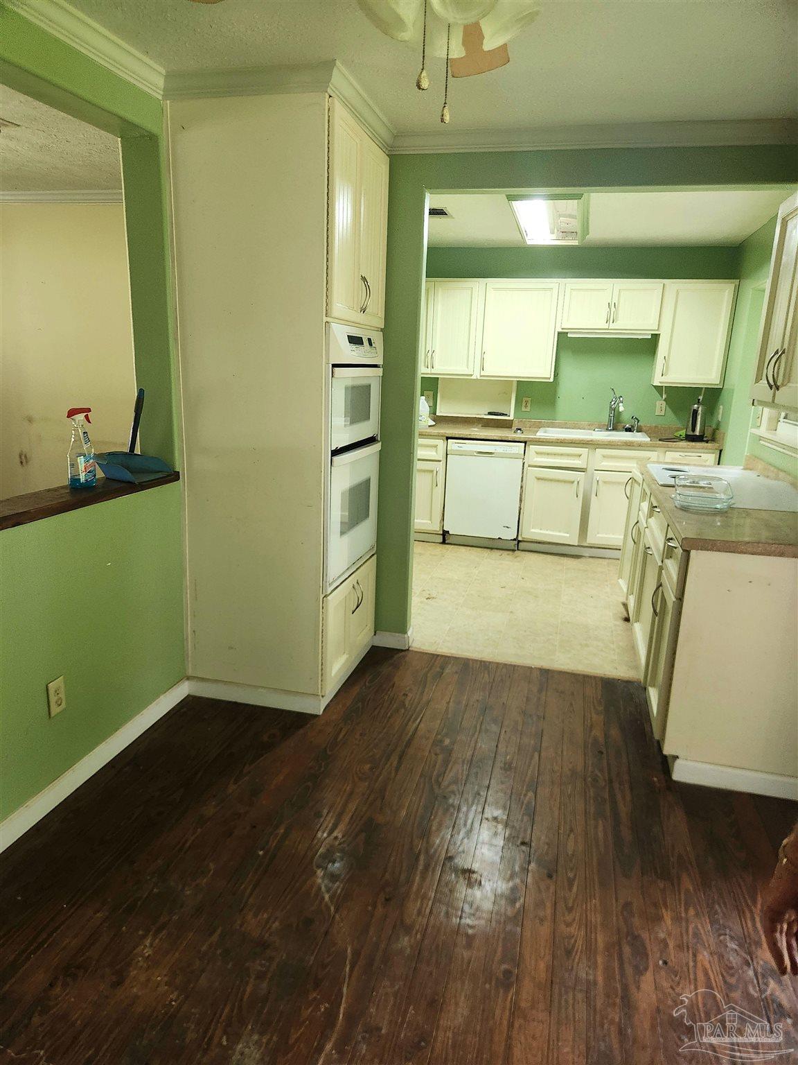 907 Rue Max Street Pensacola, FL 32507 - Photo 9 of 15
