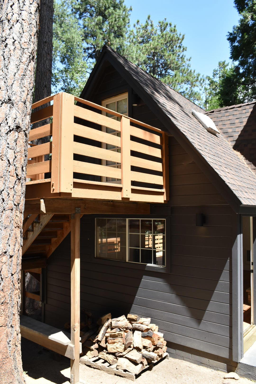 52760 Pine Ridge Road Idyllwild, CA 92549 - Photo 40 of 41 a front view of a house
