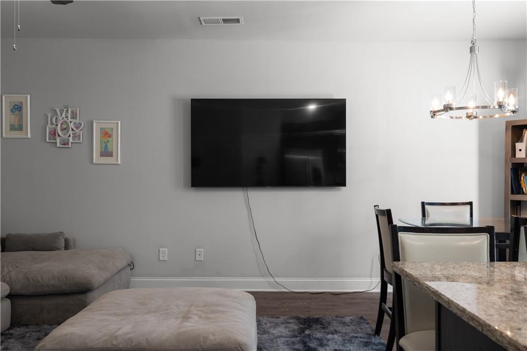 6260 Trickle Bend Atlanta, GA 30349 - Photo 10 of 43