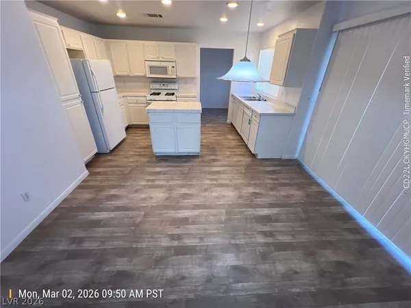 $2,001 | 3319 Syvella Court, Las Vegas, NV 89117