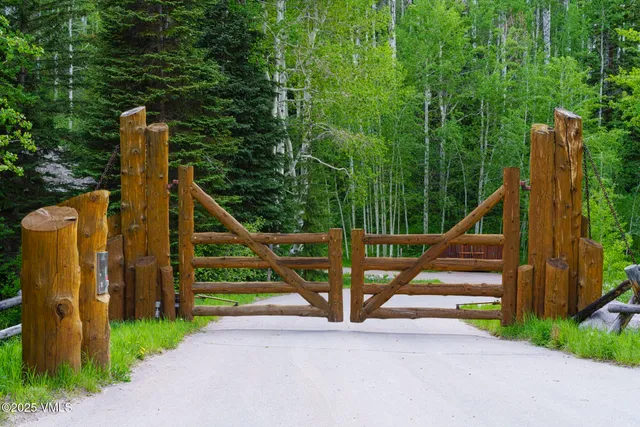 a view of a building entrance