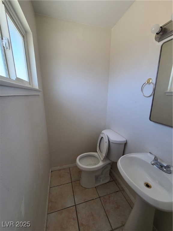 129 Maple Street Henderson, NV 89015 - Photo 13 of 28 1/2 bathroom in the primary bedroom