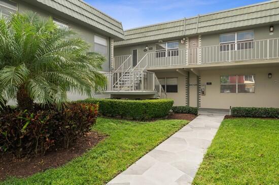 666 Flanders North Delray Beach, FL 33484 - Photo 1 of 20 viewer_57