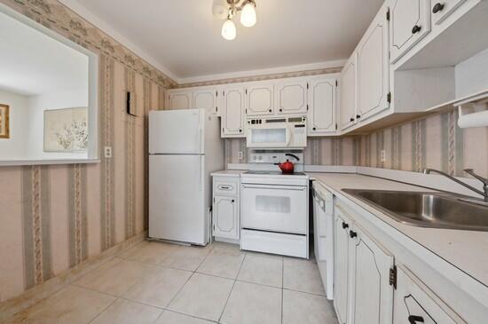 666 Flanders North Delray Beach, FL 33484 - Photo 12 of 20 viewer_177001