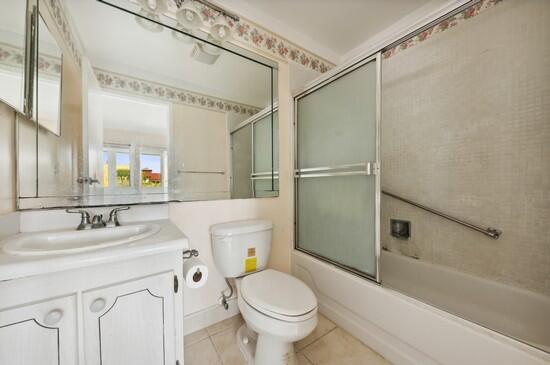666 Flanders North Delray Beach, FL 33484 - Photo 16 of 20 viewer_8