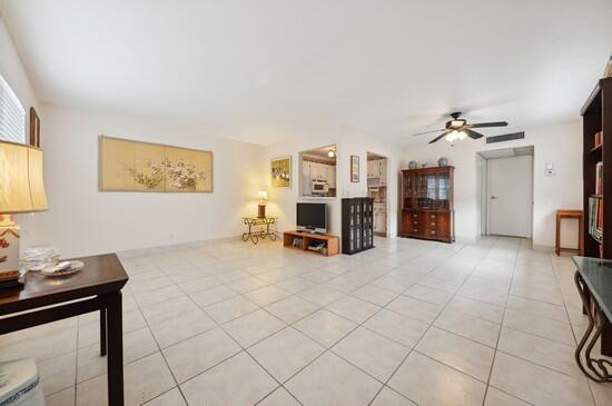 666 Flanders North Delray Beach, FL 33484 - Photo 5 of 20 viewer_93001