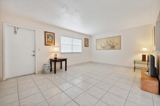 666 Flanders North Delray Beach, FL 33484 - Photo 6 of 20 viewer_1
