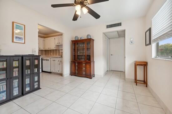 666 Flanders North Delray Beach, FL 33484 - Photo 7 of 20 viewer_369001