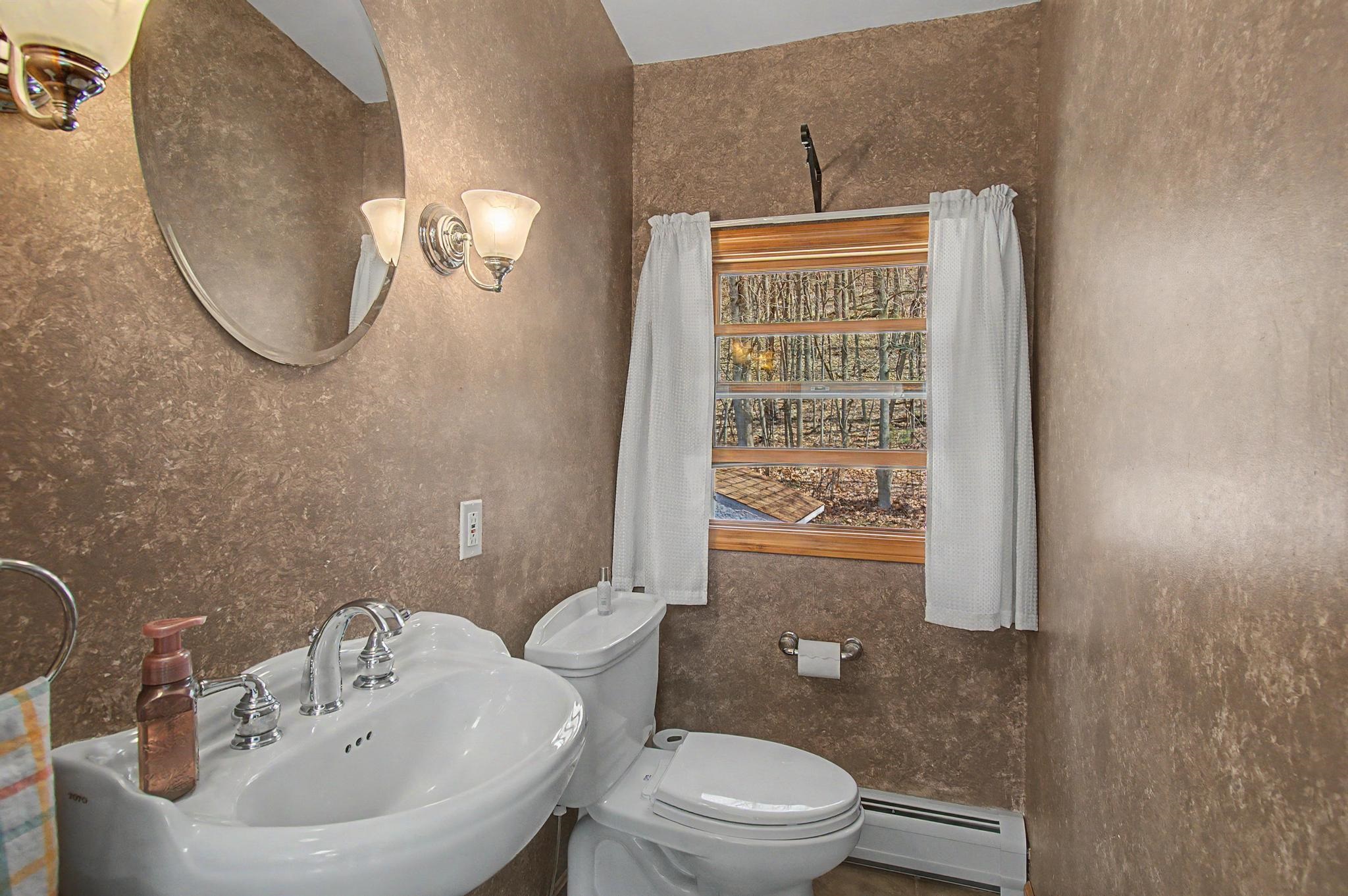 541 Sand Road Colchester, VT 05446 - Photo 14 of 53