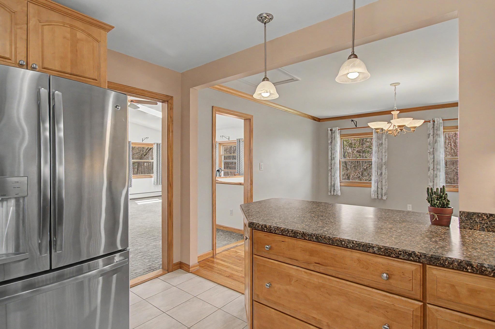 541 Sand Road Colchester, VT 05446 - Photo 8 of 53