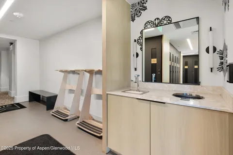 $4,395,000 | 119 Wood Road, Unit 604, Snowmass Village, CO 81615