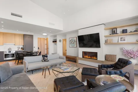 $4,395,000 | 119 Wood Road, Unit 604, Snowmass Village, CO 81615