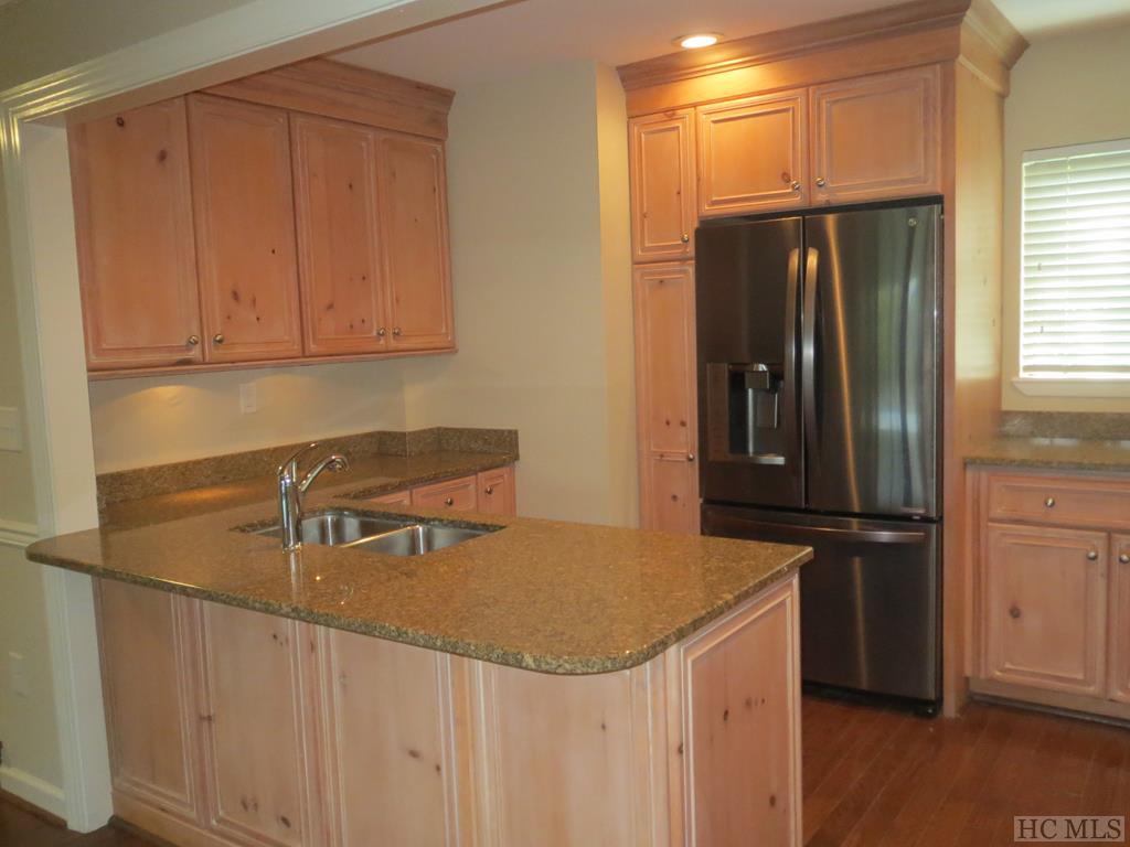 204 Highlands Mountain Club, Unit 204 Highlands, NC 28741 - Photo 5 of 22 Gallery Image 5