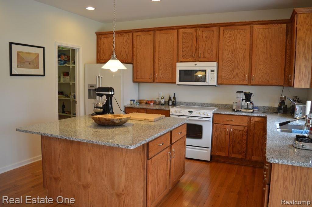 5388 Clarkston Road Clarkston, MI 48348 - Photo 14 of 56 DSC_0065.JPG