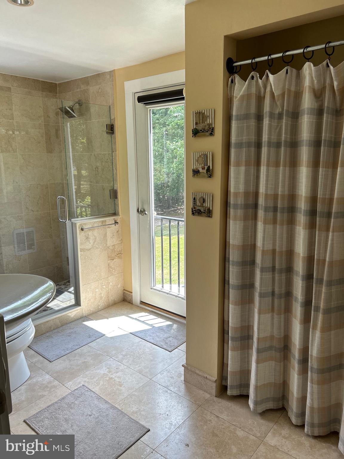 3906 Oaklawn Road Fort Washington, MD 20744 - Photo 19 of 39 Bathroom #1 right side