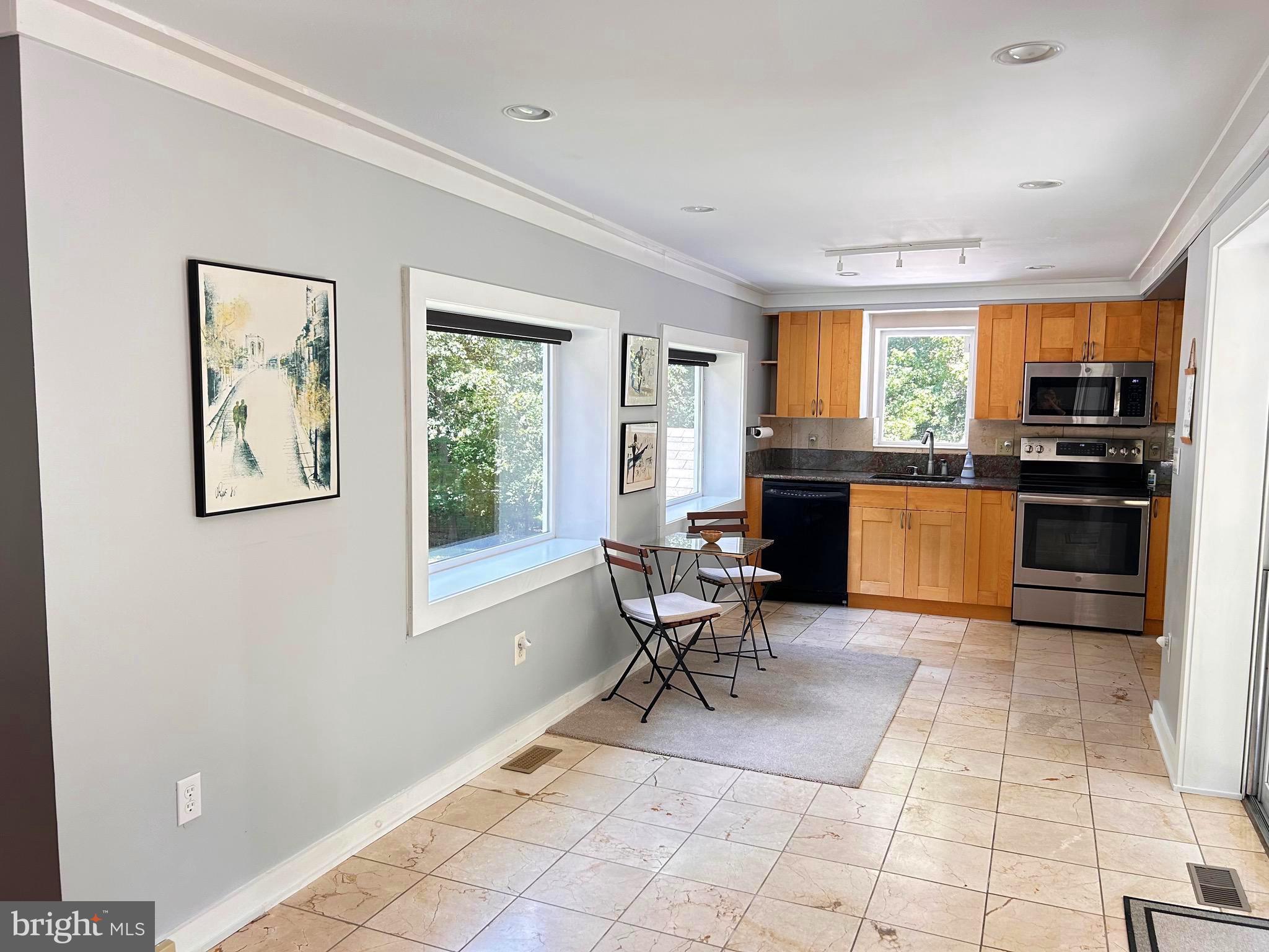 3906 Oaklawn Road Fort Washington, MD 20744 - Photo 34 of 39 Tile floor kitchen and kitchen nook