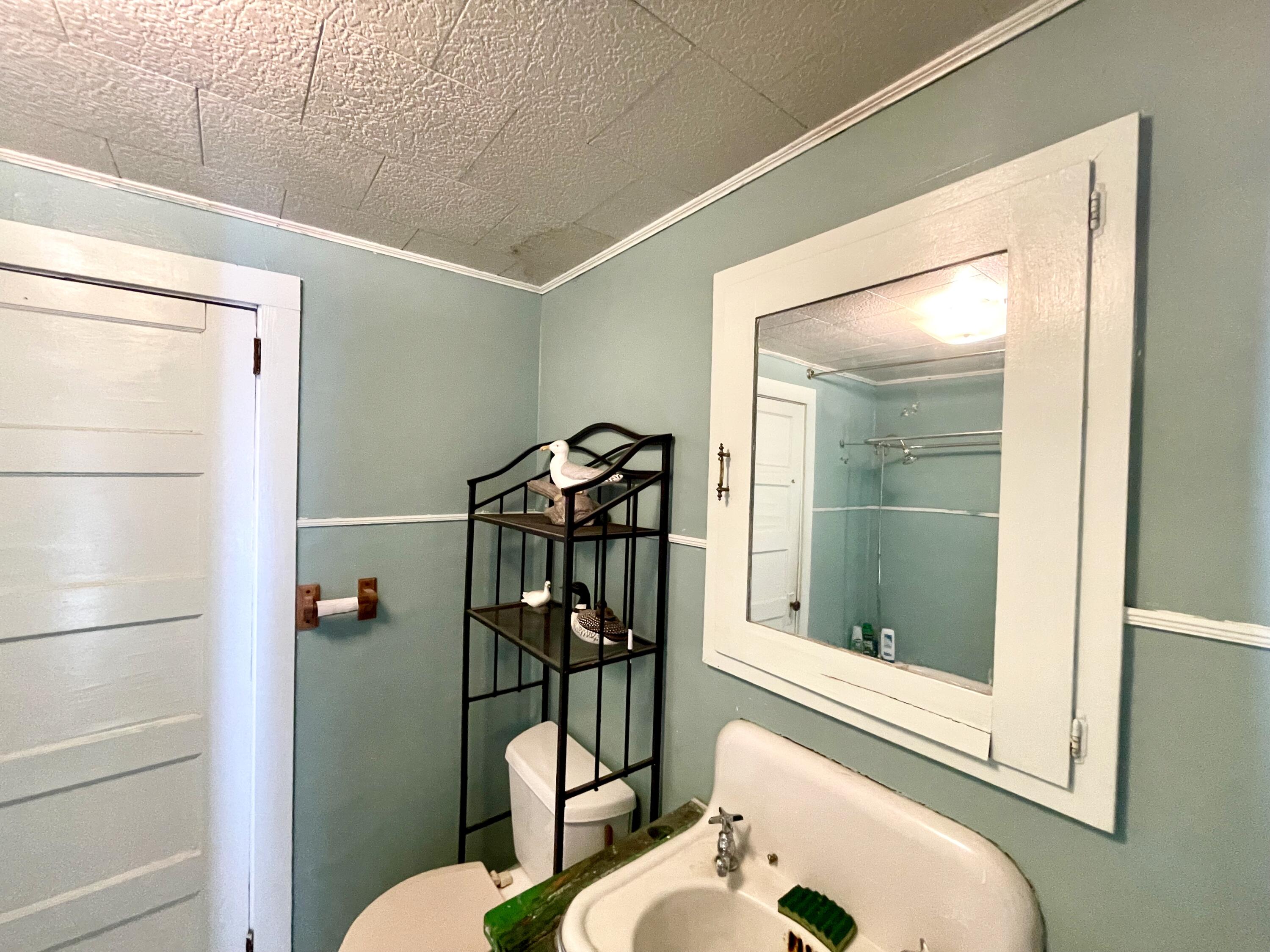 786-784 Bangor Road Ellsworth, ME 04605 - Photo 33 of 44 Bathroom