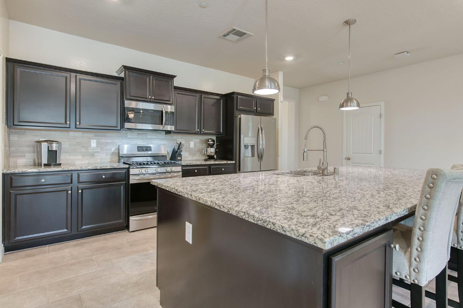 616 Expedition Way Madera, CA 93636 - Photo 16 of 66