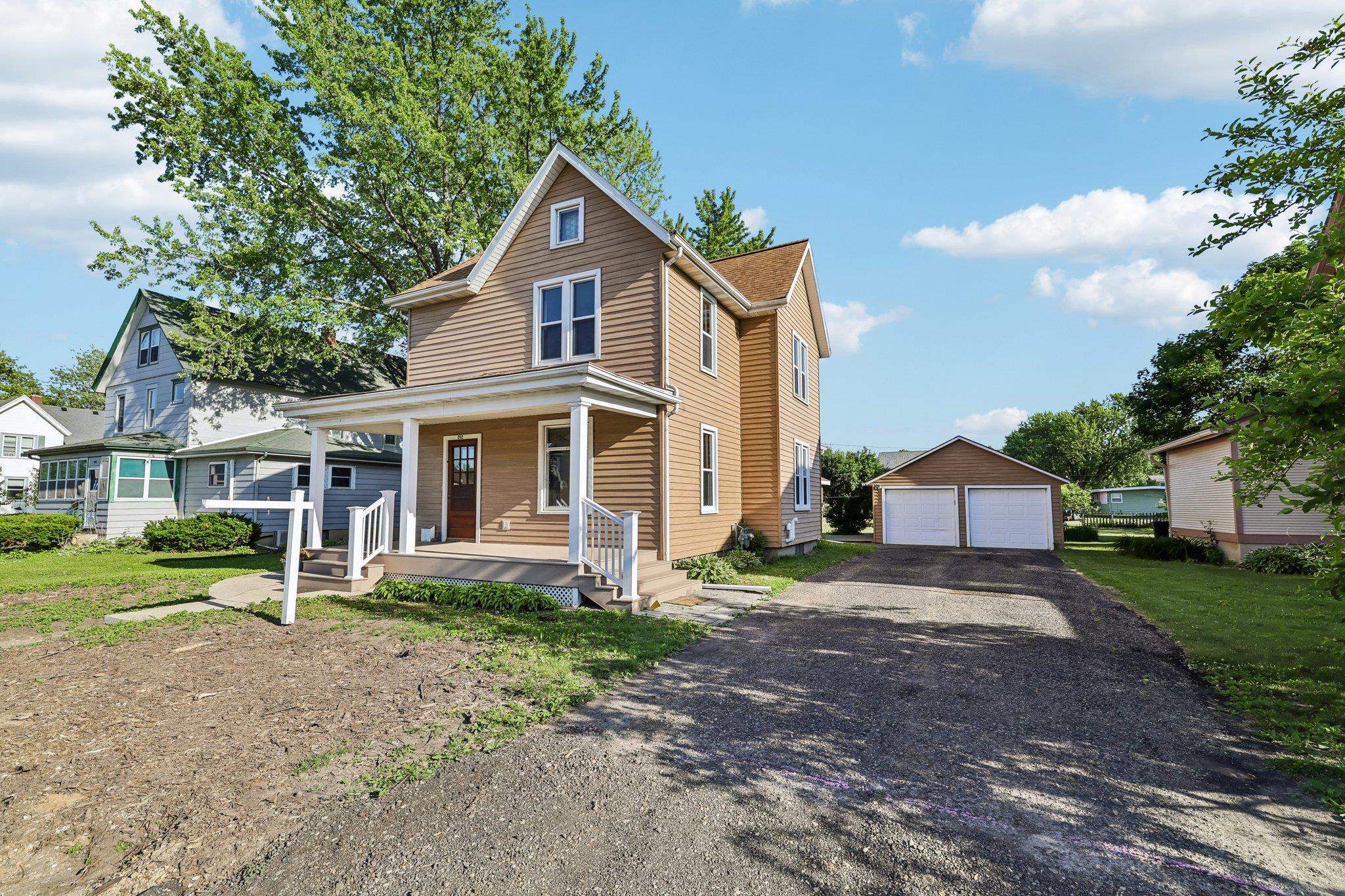 202 West 3rd Street Waunakee, WI 53597 - Photo 3 of 48