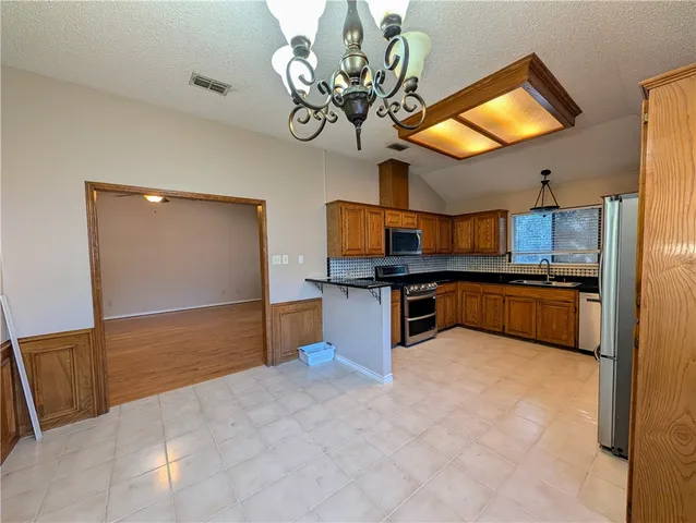 $2,250 | 14929 Red River Drive, Corpus Christi, TX 78410