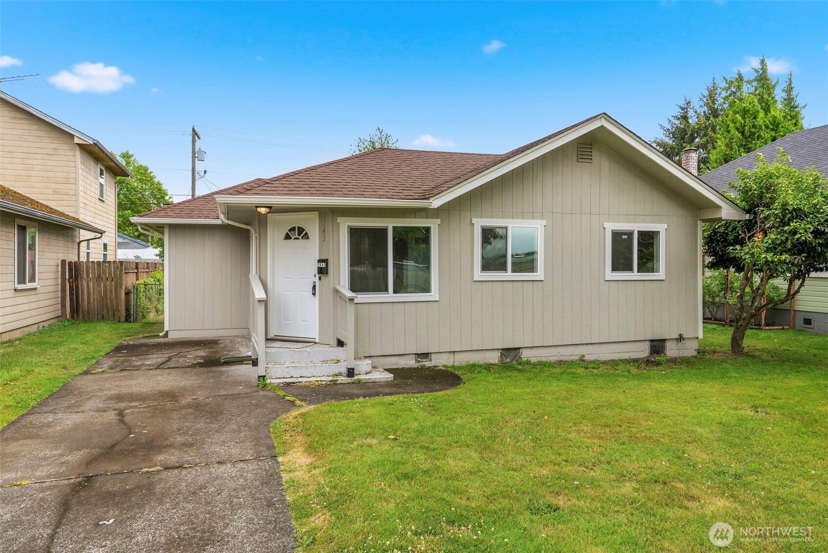 2843 Hemlock Street Longview, WA 98632 - Photo 1 of 35