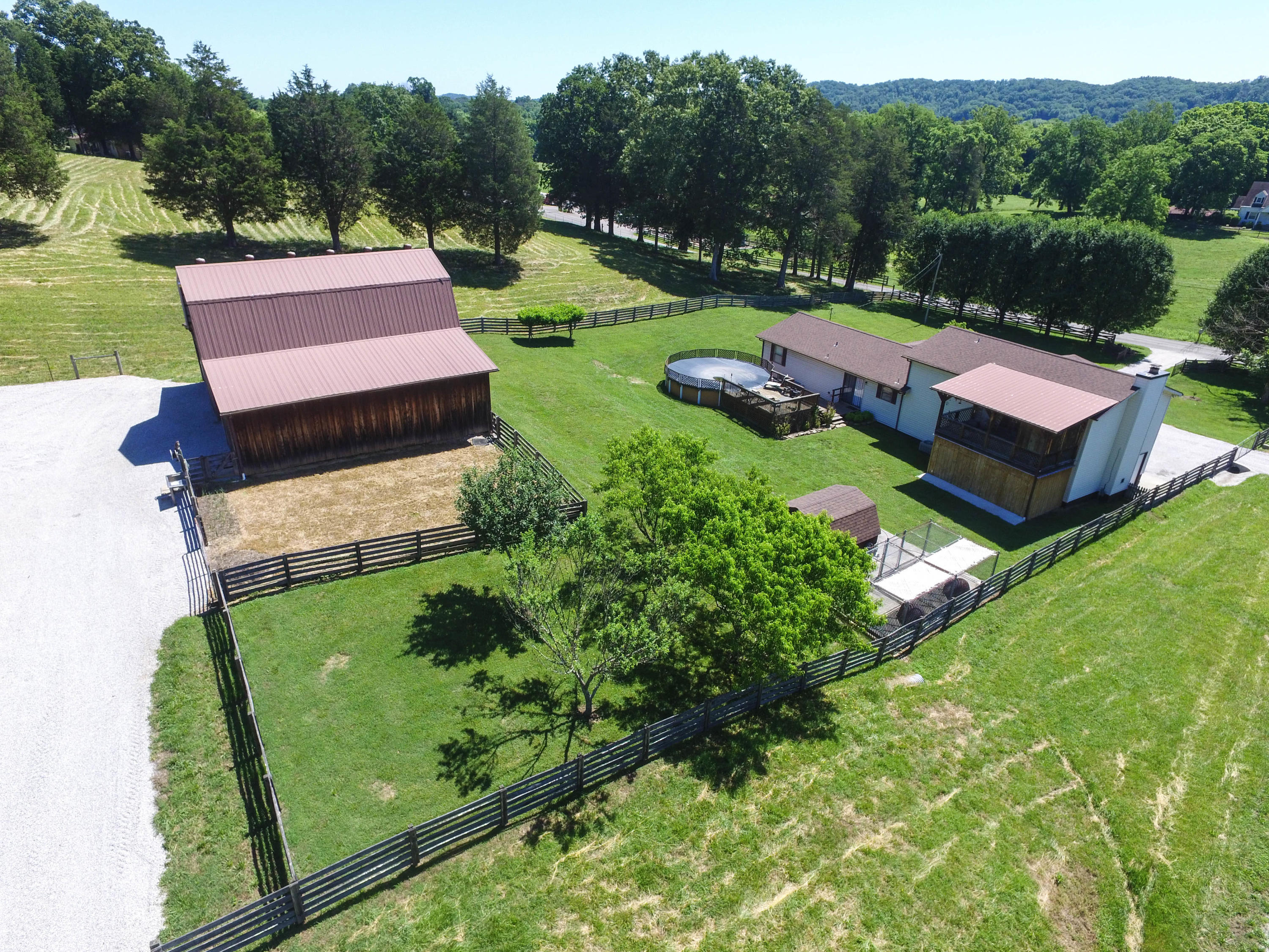 377 Sinking Springs Road Clinton, TN 37716 - Photo 3 of 38 DJI_0228