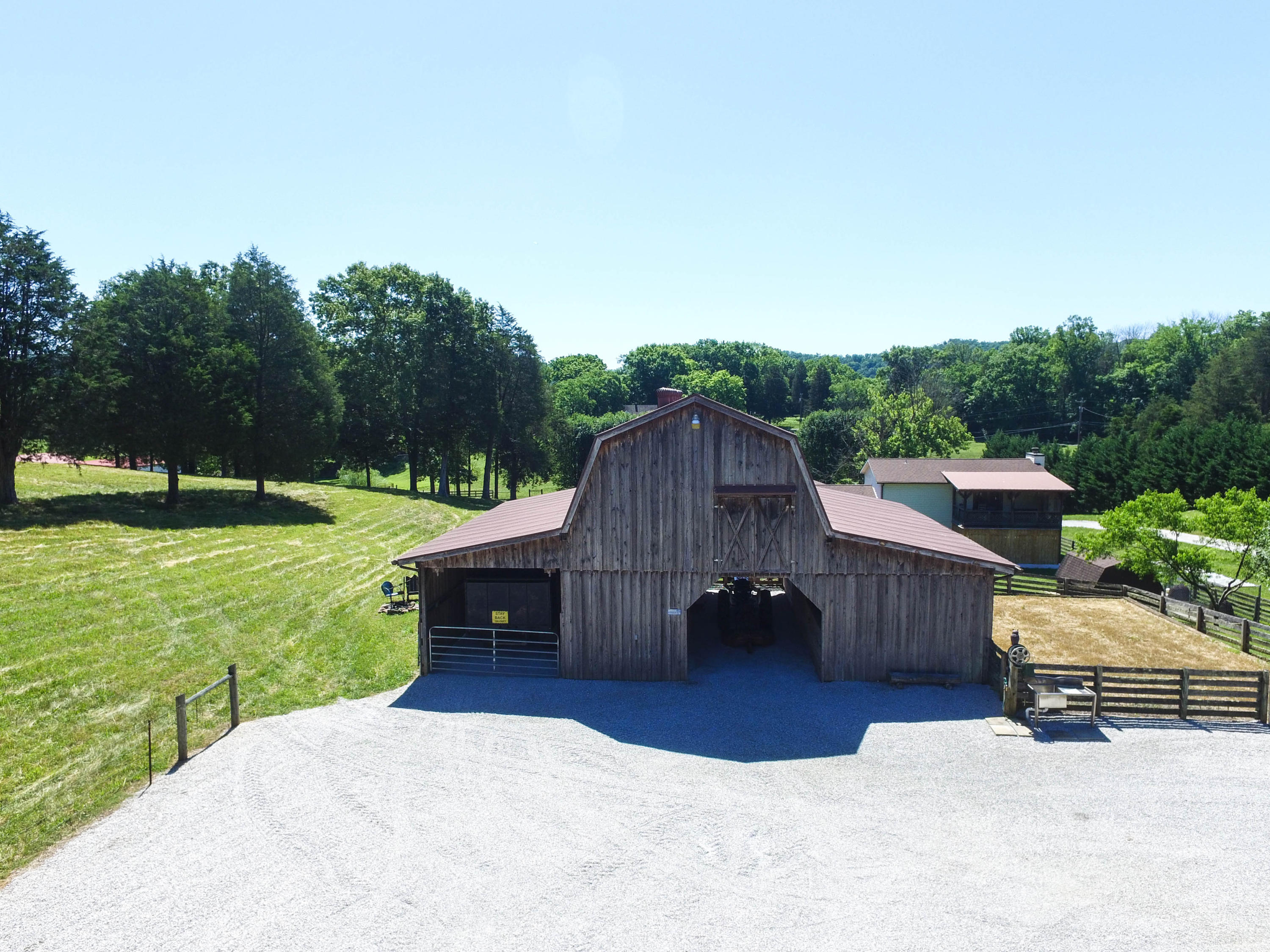 377 Sinking Springs Road Clinton, TN 37716 - Photo 10 of 38 DJI_0224