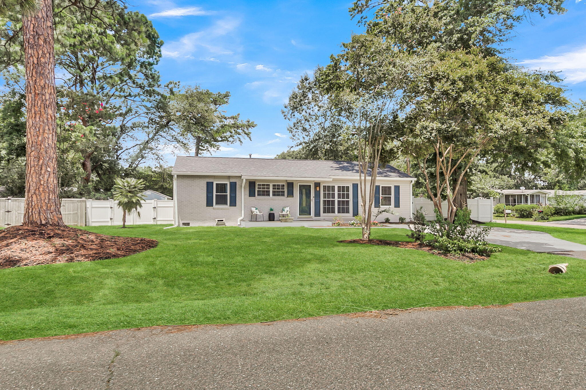 1668 Mepkin Road Charleston, SC 29407 - Photo 3 of 37 1668 Mepkin