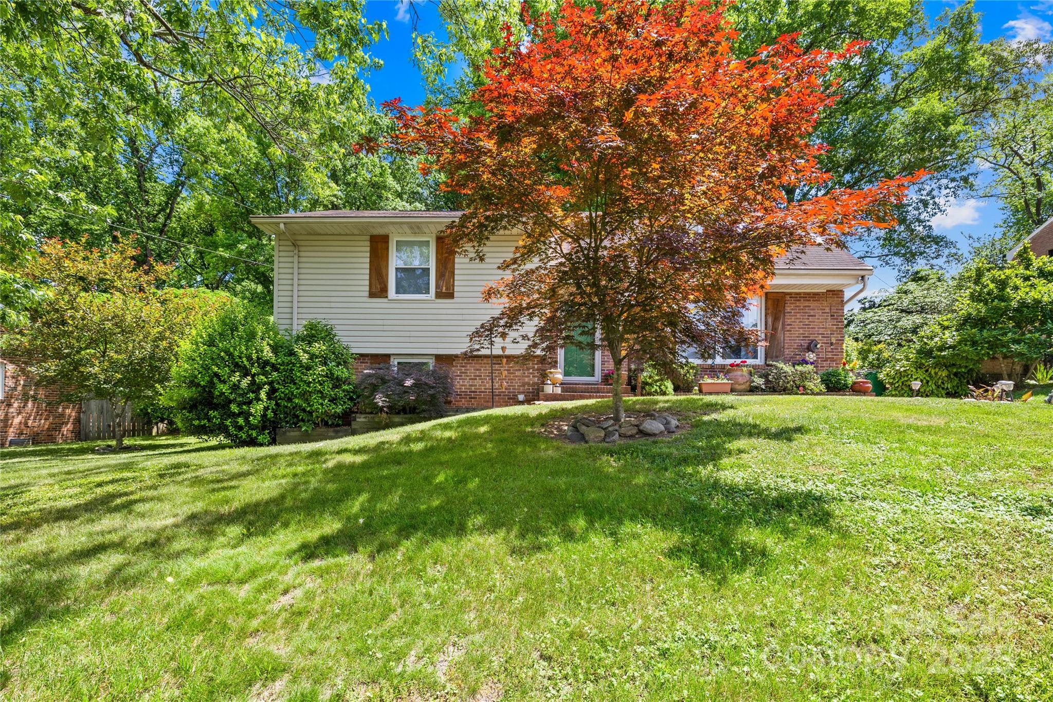 4901 White Oak Road Charlotte, NC 28210 - Photo 3 of 22 Gallery Image 3