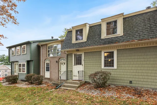 $349,900 | 74 Cannongate III Road, Unit 3, Nashua, NH 03063