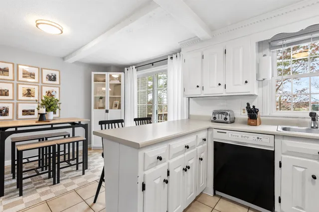 $349,900 | 74 Cannongate III Road, Unit 3, Nashua, NH 03063