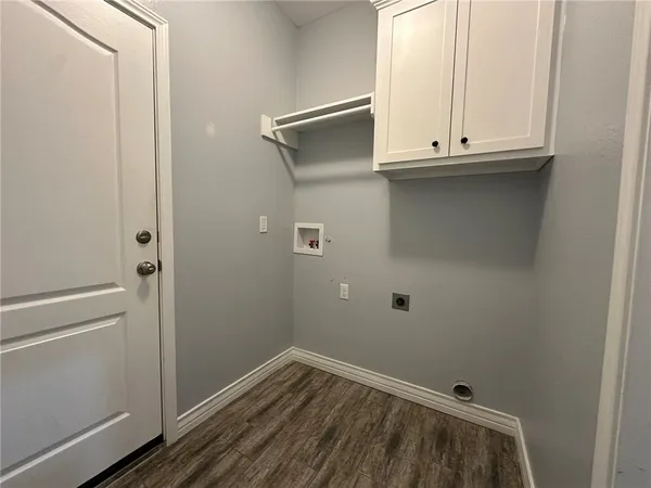 $2,200 | 148 North 9th Street, Aransas Pass, TX 78336