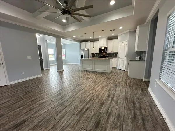 $2,200 | 148 North 9th Street, Aransas Pass, TX 78336