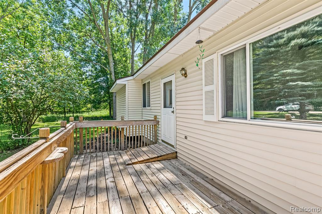 7995 Schrepfer Road Howell, MI 48855 - Photo 5 of 24