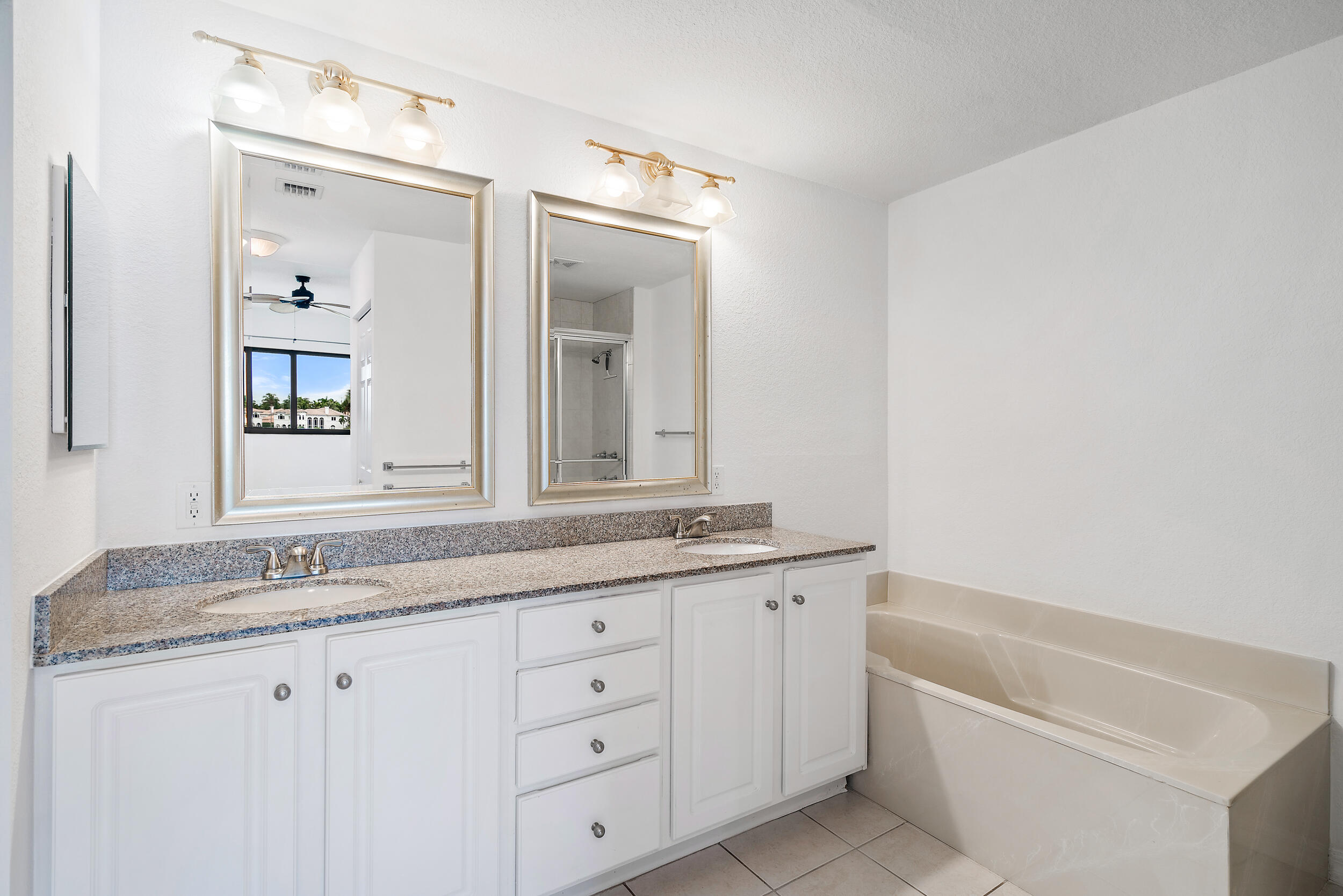 370 Golfview Road, Unit 203 North Palm Beach, FL 33408 - Photo 11 of 22 Master Bathroom