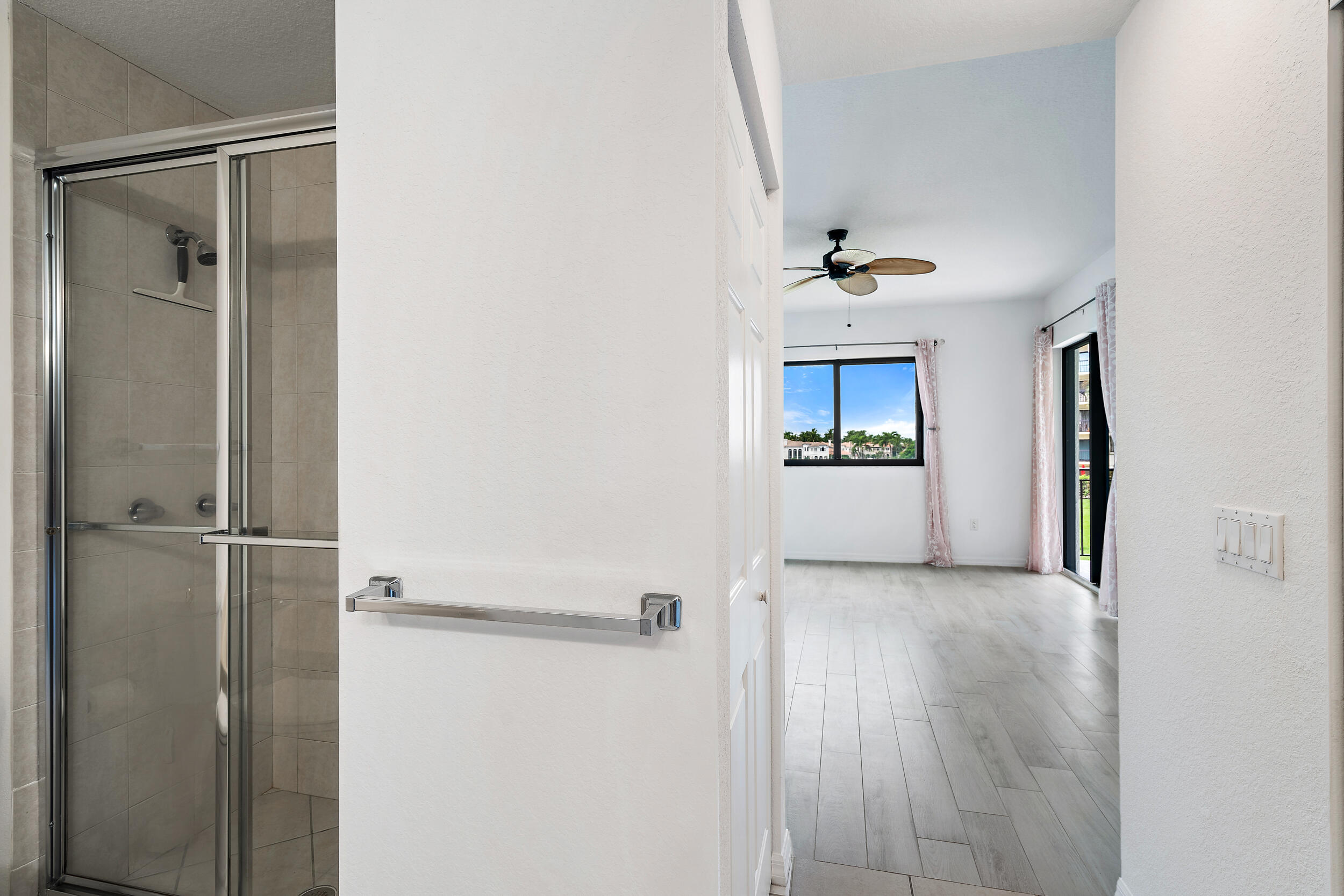 370 Golfview Road, Unit 203 North Palm Beach, FL 33408 - Photo 12 of 22 Master Bathroom