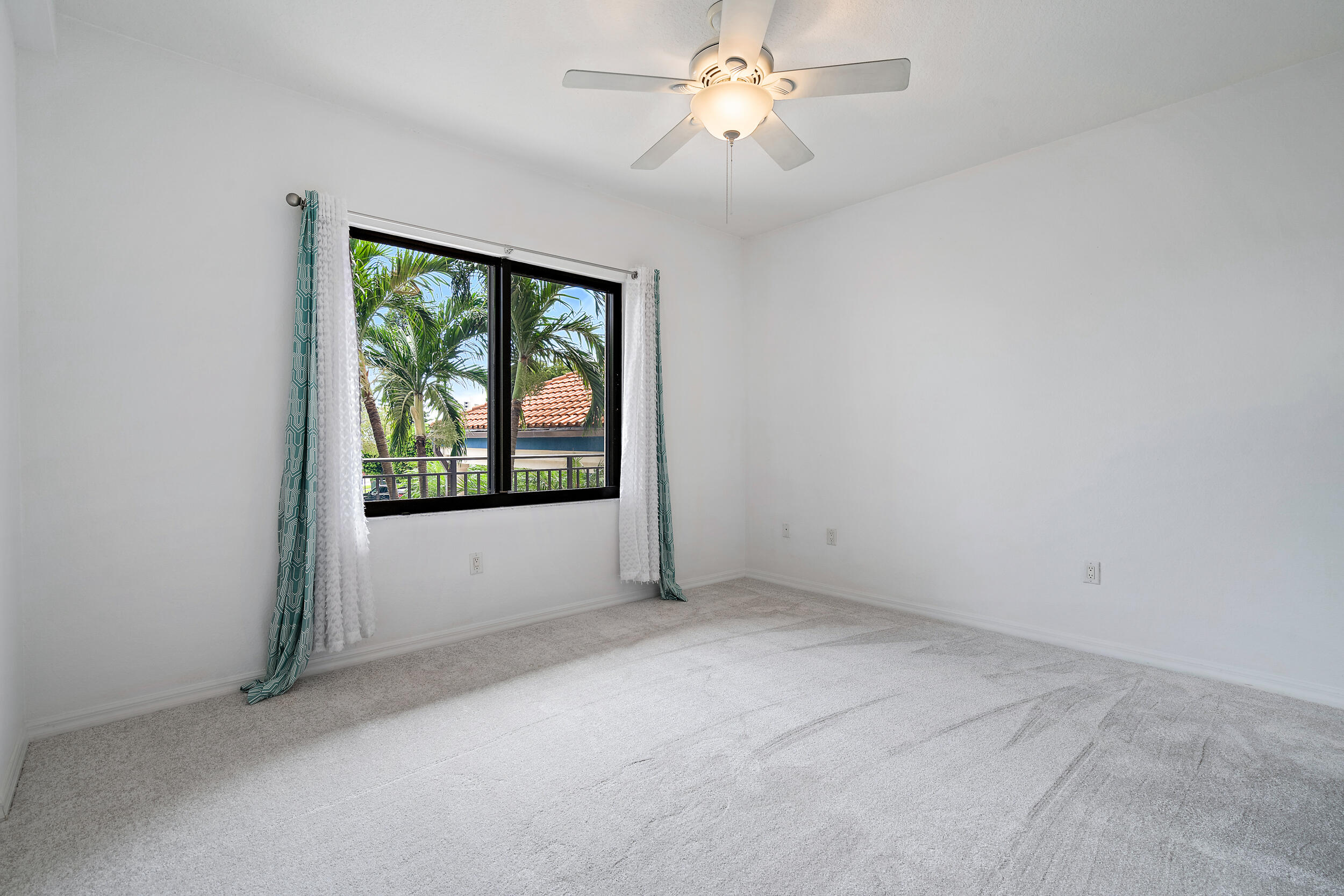 370 Golfview Road, Unit 203 North Palm Beach, FL 33408 - Photo 17 of 22 Guest Bedroom