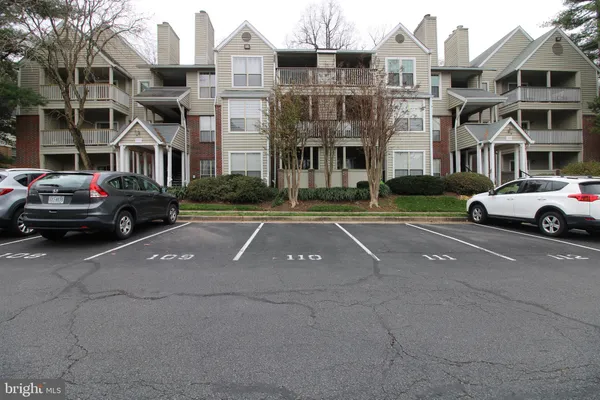 $1,950 | 3908 Penderview Drive, Unit 628, Fairfax, VA 22033